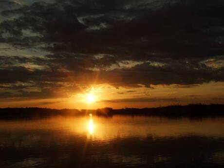 zonsopgang over Victorianlijl Uganda