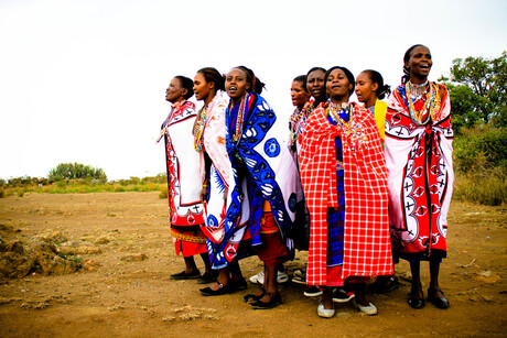 Dansende Masai-vrouwen