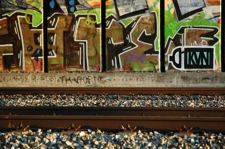 Grafiti onder brug