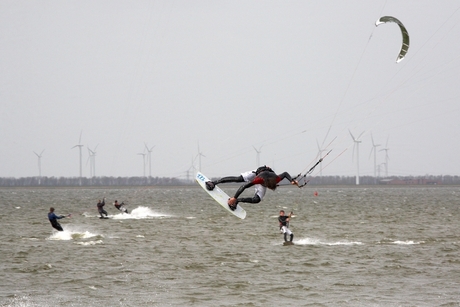 Kitesurfer #1