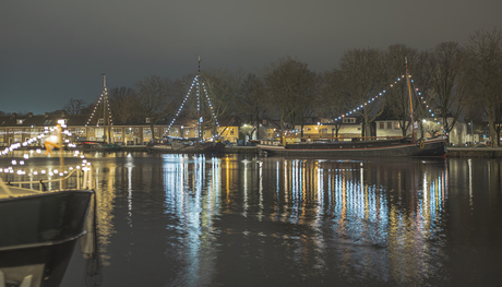 Lichtjes branden aan de Piushaven