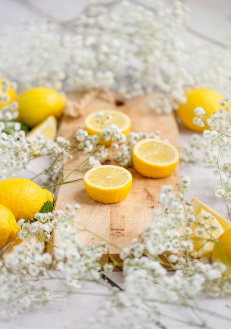Lemon gold, softened in a whisper of baby's breath.