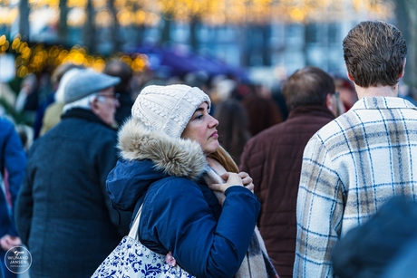 The hat fits well again.