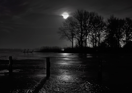 Maan boven Slotermeer