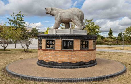 Monument Polar Bears in Engeland