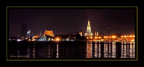 Wat Arun at midnight