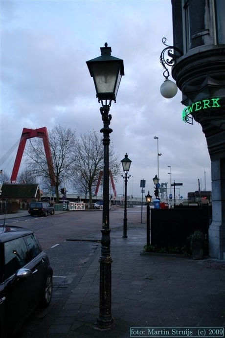 Zicht op Willemsbrug