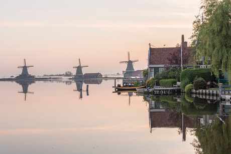 zaanse schans bij zonsopkomst