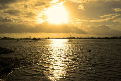 Hoog water ijssel Wijhe