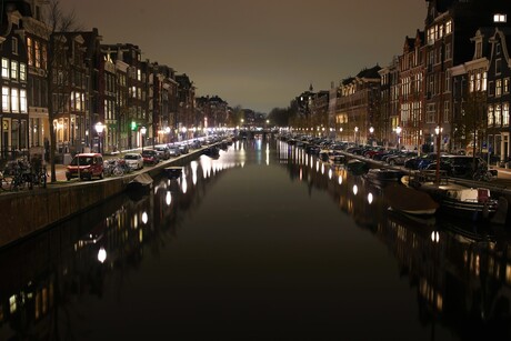 de gracht, auto's en het licht