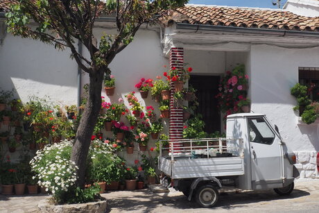 Vrachtautootje passend voor smalle straatjes in Andalusie