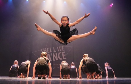 Prachtig danseresje tijdens het Shell We Dance Event