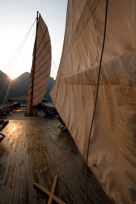 Ha Long Bay, sailing cruise vessel