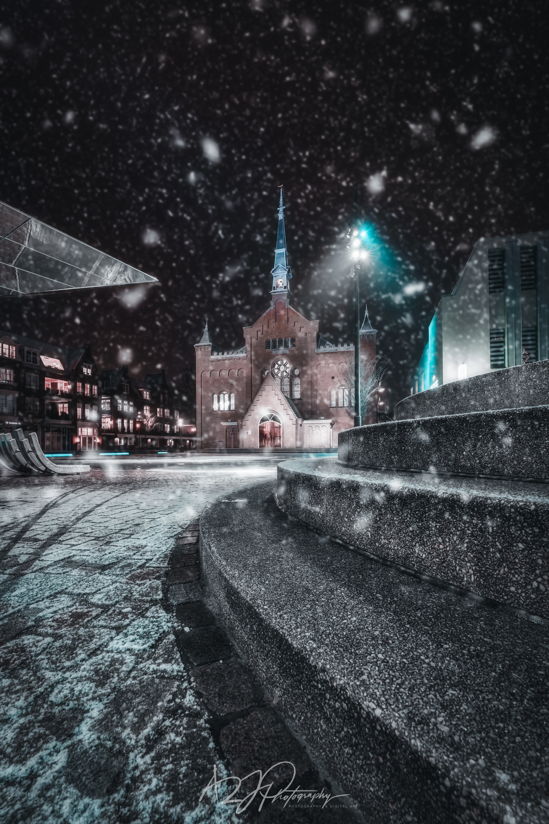 Leading Curve - - - foto door A2JPhotography op 20-01-2021 - deze foto bevat: lucht, straat, licht, sneeuw, winter, avond, landschap, drenthe, tegenlicht, kerk, stad, nacht, hoogeveen