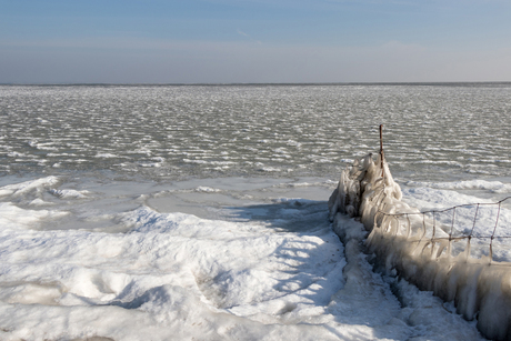 IJs langs het Markermeer 3...