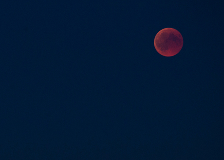 Red moon 2