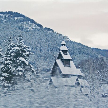 Stafkerk in winterlandschap