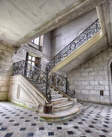 Abandoned chateau