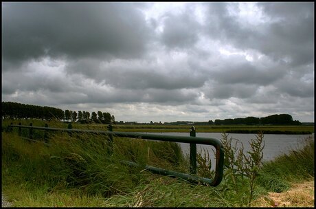 donkere wolken I