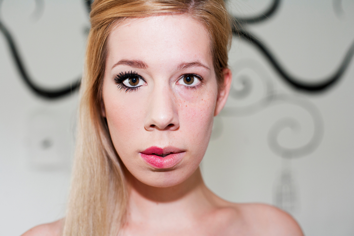 diffrences - There will be one day, we have to accept ourselves for who we truly are.
Make-up can do a lot, but you can't be afraid to walk out that door without - foto door kayleighklumper op 01-08-2013