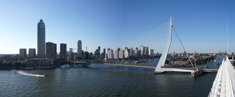 Erasmusbrug vanaf cruiseschip.
