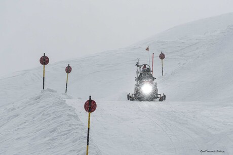 Morgen met de sneeuwscooter?