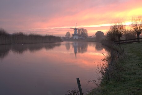 Kleurvolle ochtend aan de Linge
