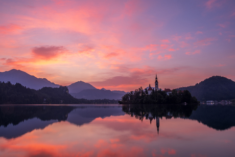 Zonsopgang aan het meer van Bled