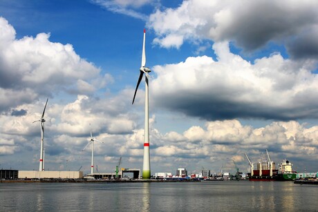 In de haven van Antwerpen.