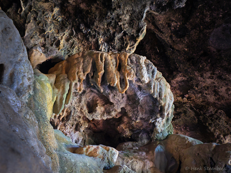 Gardiki Cave