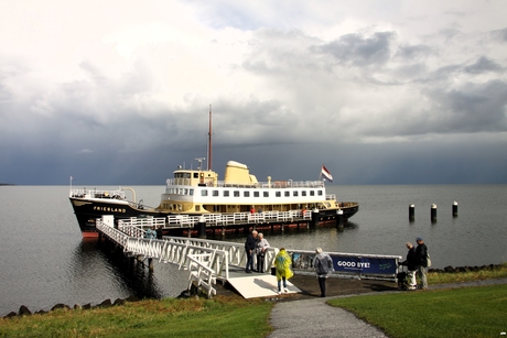 De boot is klaar voor vertrek  