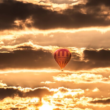 In de wolken.