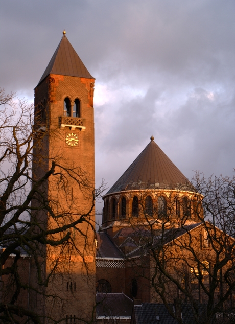 Sint Jacobskerk in avondlicht