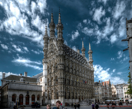 Stadhuis van Leuven (recht)
