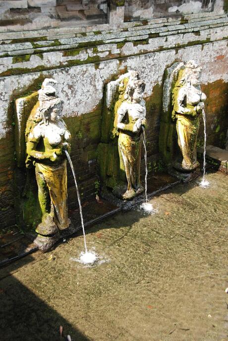 Heilig water in een tempel