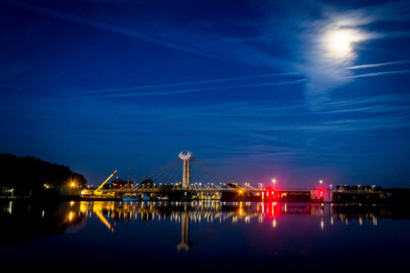 De nachtbrug