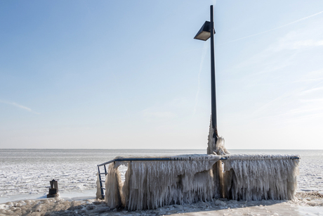 IJs langs het Markermeer 11...