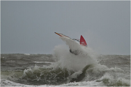 windsurfer in de golven