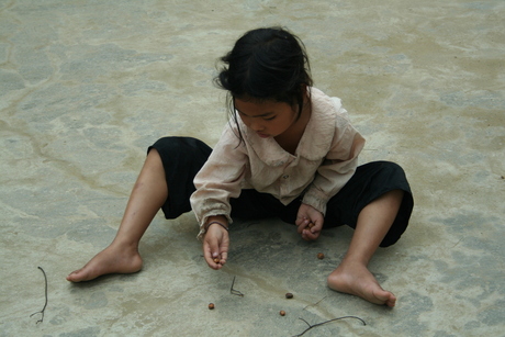 vietnamees schoolmeisje