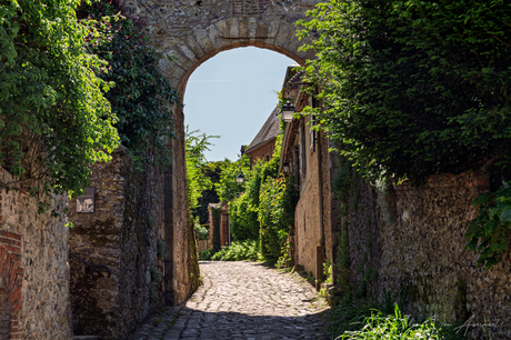 La tour porte