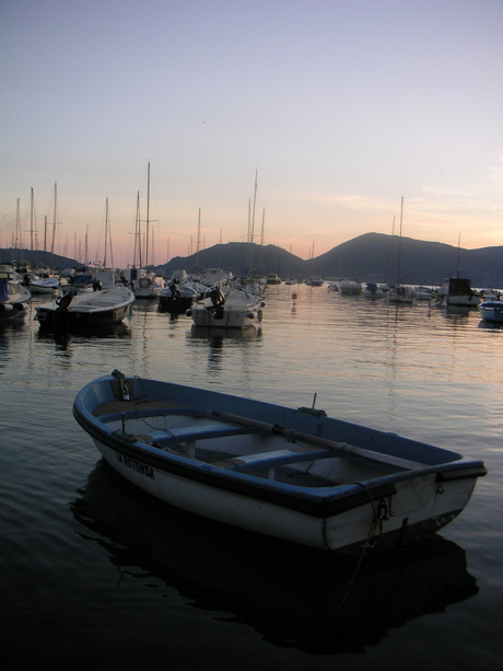Verlaten beeld in Lerici