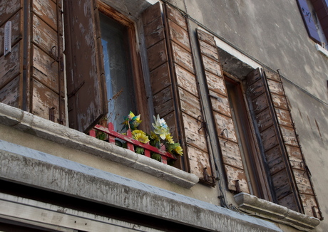 Venetian window