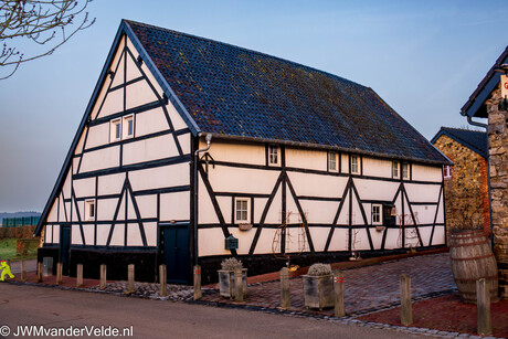 Een mooi vakwerkgebouw in Cotessen