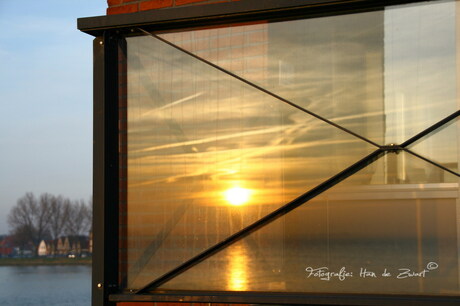 weerspiegeling in een balkon