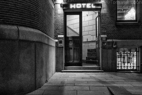 Hotel New York, side entrance