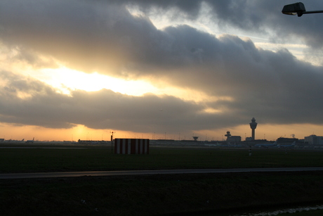 Laat in de middag bij Schiphol.