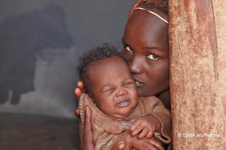 Himba moeder en dochter