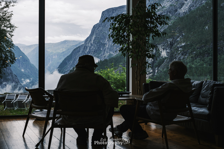 Prachtig uitzicht vanuit de lobby van het Stalheim hotel