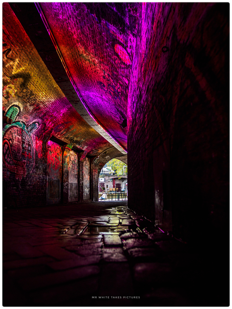 Licht door de lengte van de tunnel