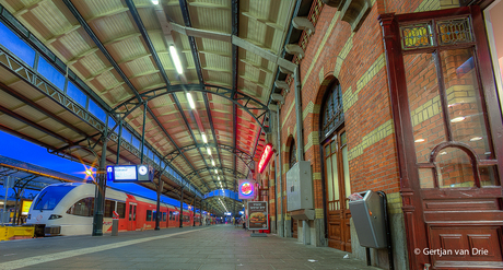 Station perron Groningen.jpg